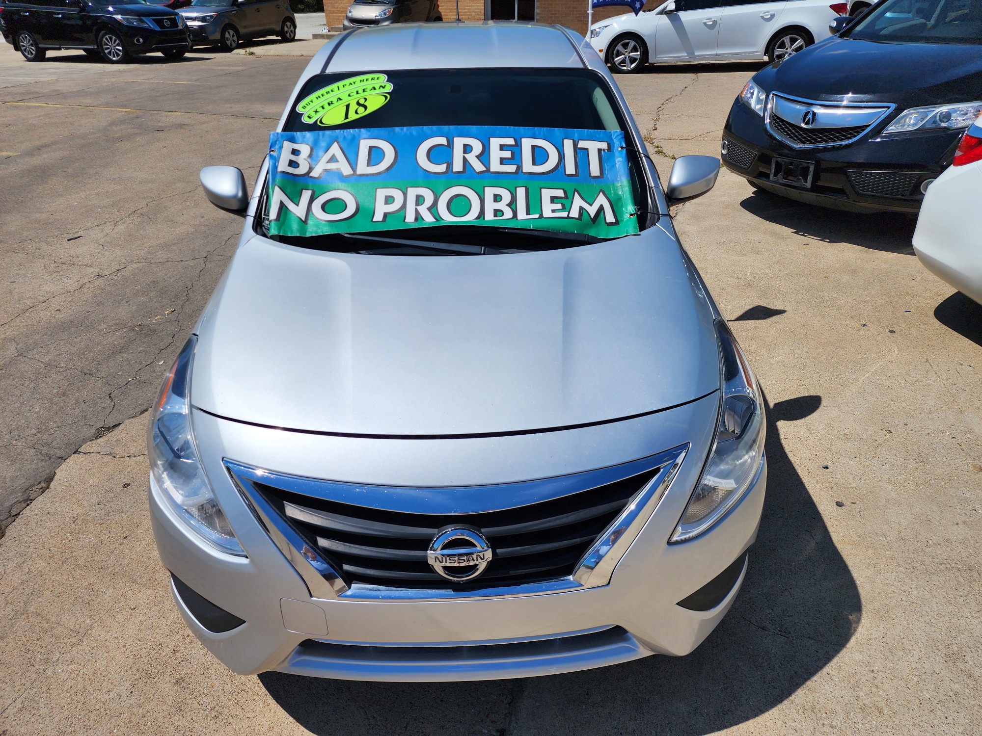 2018 SILVER Nissan Versa SV (3N1CN7AP7JK) with an 1.6L L4 DOHC 16V engine, CVT transmission, located at 2660 S.Garland Avenue, Garland, TX, 75041, (469) 298-3118, 32.885387, -96.656776 - Welcome to DallasAutos4Less, one of the Premier BUY HERE PAY HERE Dealers in the North Dallas Area. We specialize in financing to people with NO CREDIT or BAD CREDIT. We need proof of income, proof of residence, and a ID. Come buy your new car from us today!! This is a SUPER CLEAN 2018 NISSAN VER - Photo #8